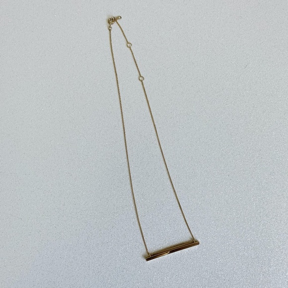 H&M Single Gold Bar Simple Short Necklace A16
